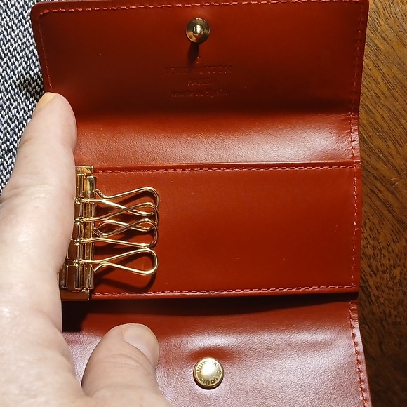 Louis Vuitton Red Key Case - Picture 10 of 13